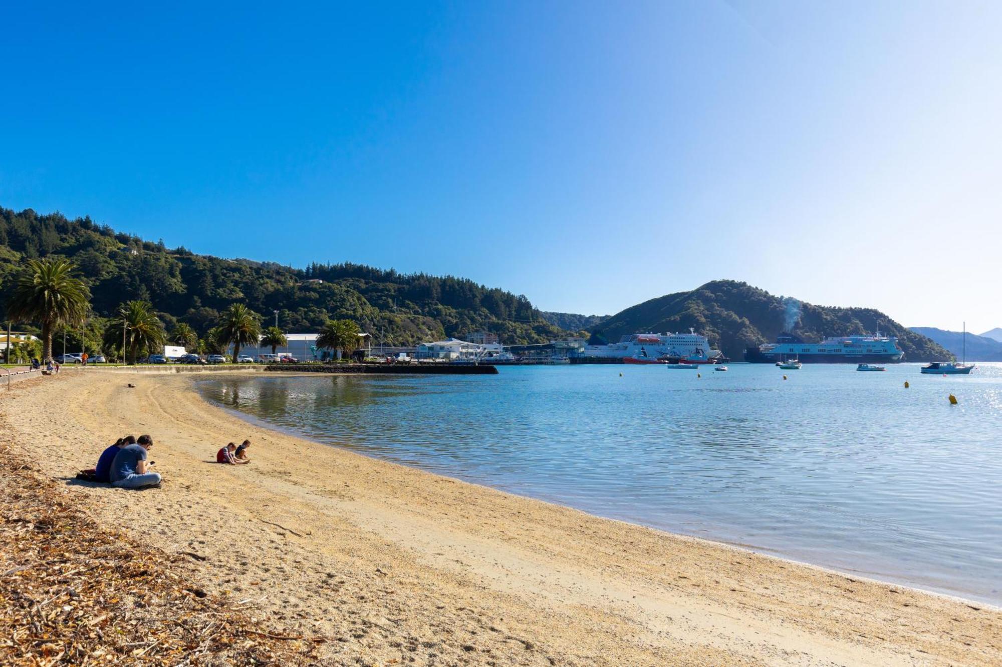 Hop, Skip & Jump From Picton Waterfront Exterior photo