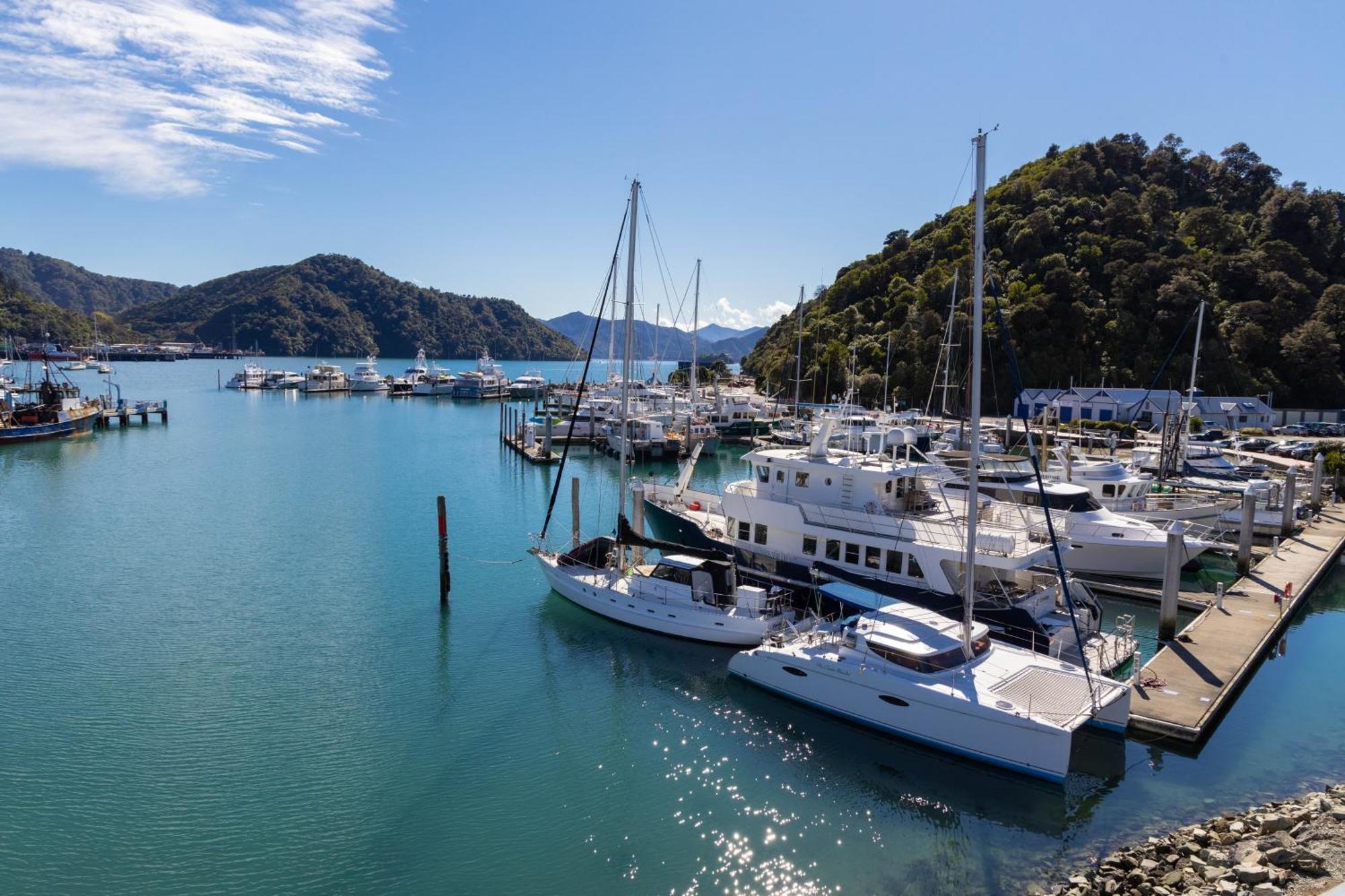 Hop, Skip & Jump From Picton Waterfront Exterior photo