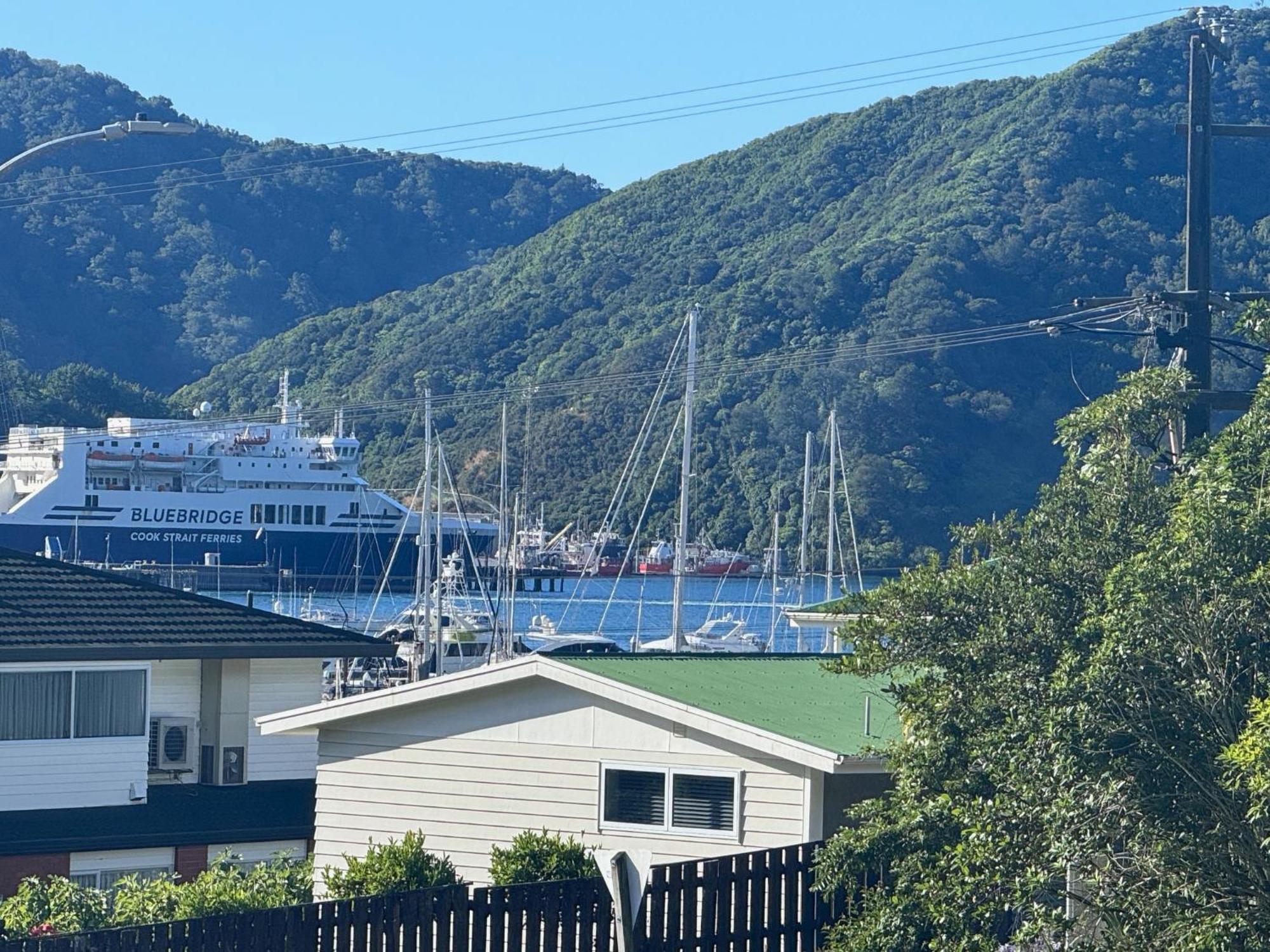 Hop, Skip & Jump From Picton Waterfront Exterior photo